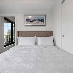Apartment Two Bed Downtown Unit With Parking, Calgary