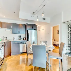 Holiday home Luxury 2br - King Bed - Stunning Views, Calgary