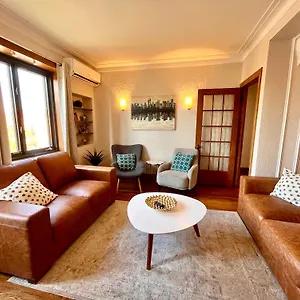  Apartment Mtlvacationrentals-the Mtlvr Kisses Canada